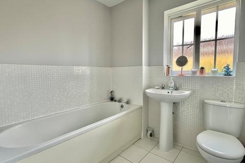 4 Collard Place, Hawkinge, Folkestone, CT18 7TY