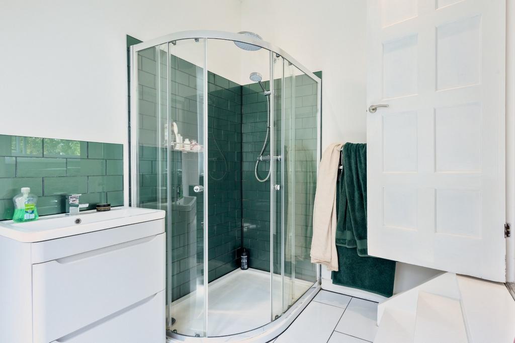 En-Suite Shower