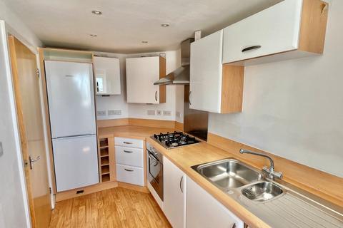 33 Lower Corniche, Hythe, CT21 5TP