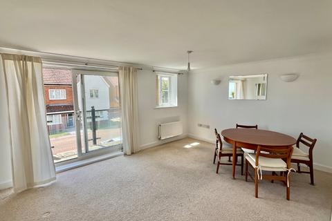 33 Lower Corniche, Hythe, CT21 5TP