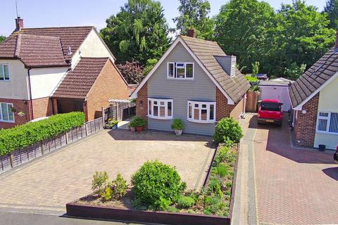 1 Barryfields, Shalford, Braintree, CM7 5HJ
