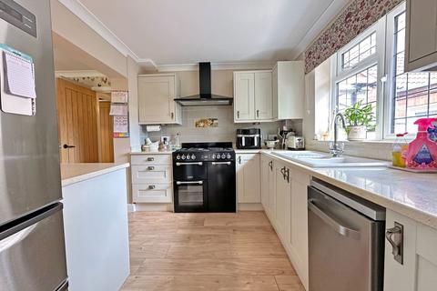 1 Barryfields, Shalford, Braintree, CM7 5HJ