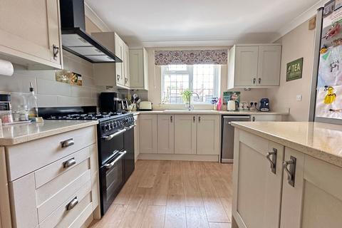 1 Barryfields, Shalford, Braintree, CM7 5HJ