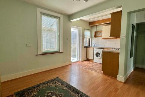 57 Garden Road, Folkestone, CT19 5RA
