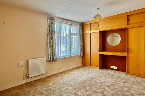 57 Garden Road, Folkestone, CT19 5RA