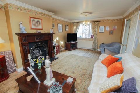 4 Beechwood, Glossop, SK13 6XS