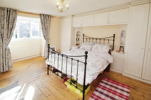4 Beechwood, Glossop, SK13 6XS
