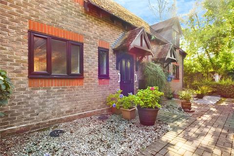2 bedroom retirement property for sale, Watermill Court, Bath Road, Woolhampton, Reading, RG7
