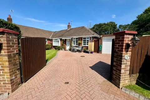 3 bedroom bungalow for sale, Woolsington Gardens, Newcastle upon Tyne NE13