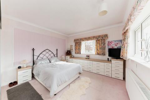 21 Devonshire Avenue, Grimsby, DN32 0BW