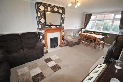 4 bedroom semi-detached house for sale, Summerfield Close, Grimsby DN37