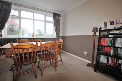 4 bedroom semi-detached house for sale, Summerfield Close, Grimsby DN37