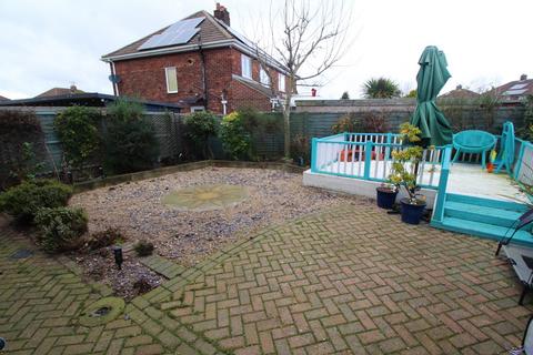 2 Summerfield Close, Waltham, Grimsby, DN37 0NJ