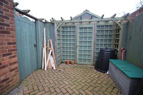 2 Summerfield Close, Waltham, Grimsby, DN37 0NJ