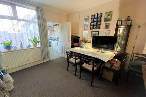 24 Spring Bank, Grimsby, DN34 4BG