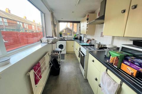 24 Spring Bank, Grimsby, DN34 4BG