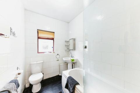 16 Manor Avenue, Grimsby, DN32 0QR
