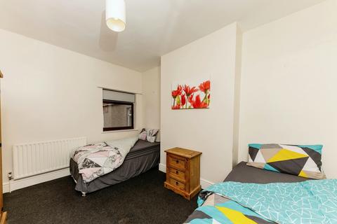 16 Manor Avenue, Grimsby, DN32 0QR