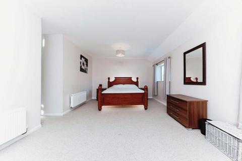Kirkville Main Road, Barnoldby Le Beck, Grimsby, DN37 0BG
