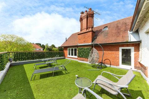 8 Park Drive, Grimsby, DN32 0EE