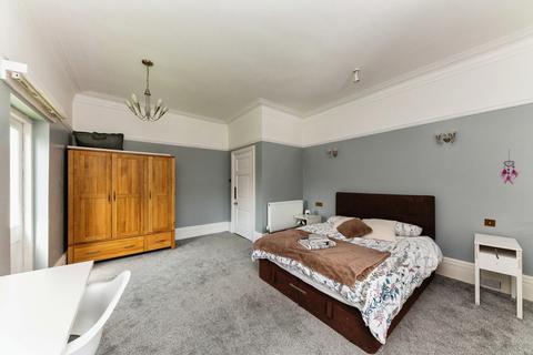 8 Park Drive, Grimsby, DN32 0EE