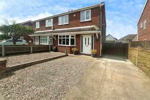 19 Ashbourne, Waltham, Grimsby, DN37 0UL
