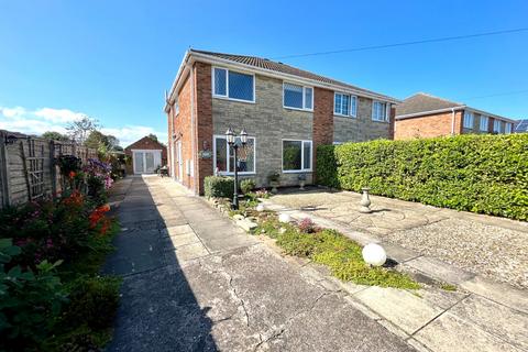 8 Gedney Close, Grimsby, DN37 9SB