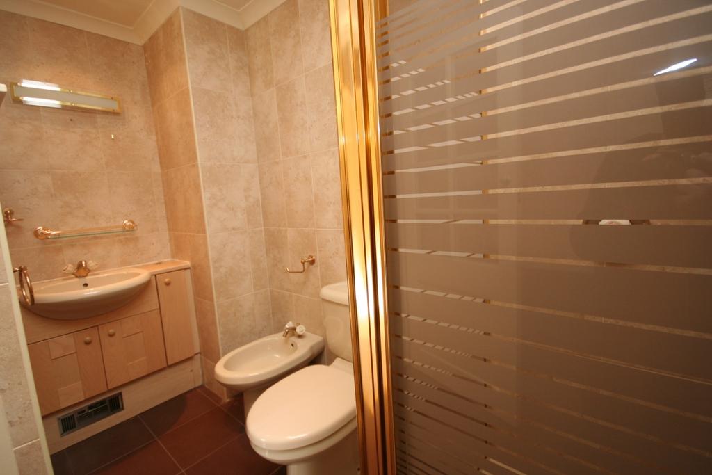 En Suite Shower Room