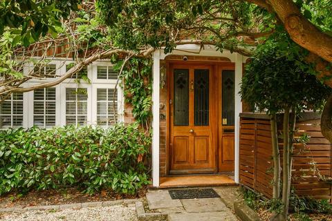 4 bedroom semi-detached house for sale, Spencer Road, London SW20