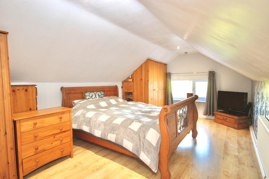 Loft Room 1