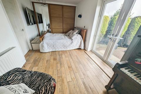 29 Heathmoor Way, Halifax, HX2 9LT