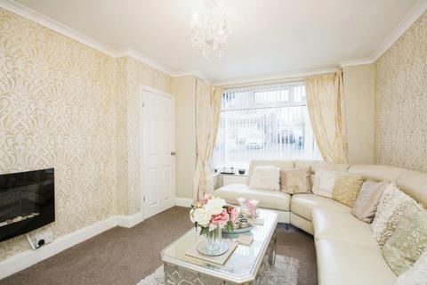 4 bedroom semi-detached house for sale, Gleanings Avenue, West Yorkshire HX2