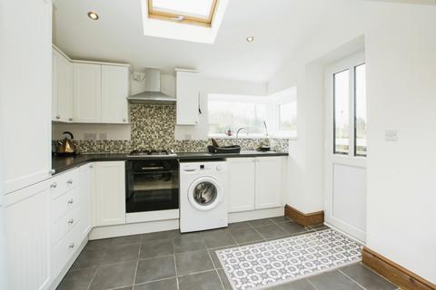 2 bedroom end of terrace house for sale, Lumb Terrace, West Yorkshire HX2