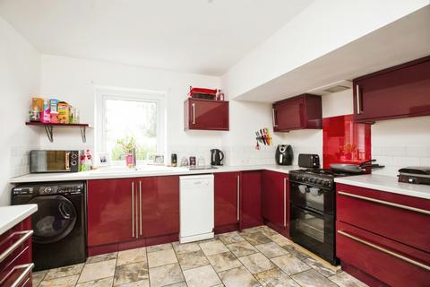 74 Forest Crescent, Halifax, HX2 8DS