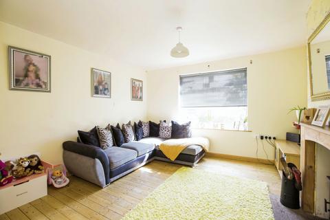 74 Forest Crescent, Halifax, HX2 8DS