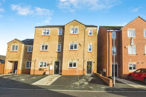 4 bedroom terraced house for sale, Cherwell Drive, Bradford BD6