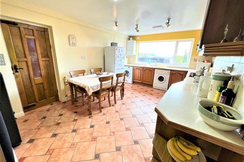 72 Bemersley Road, Stoke-on-trent, ST6 8JE