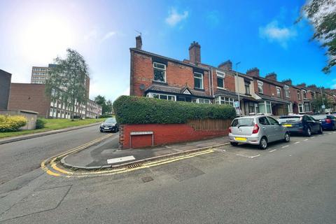 4 bedroom end of terrace house for sale, Baskerville Road, Staffordshire ST1