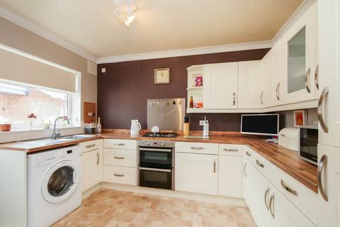 4 bedroom bungalow for sale, Kendrew Close, York YO32