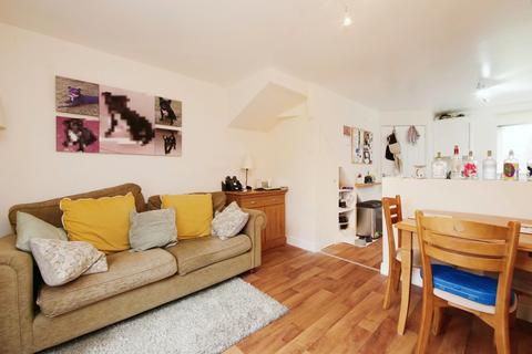 3 bedroom end of terrace house for sale, Camellia Close, Malton YO17