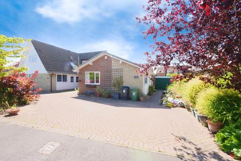 4 bedroom bungalow for sale, Cyprus Grove, York YO32