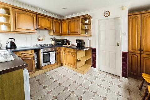 3 bedroom bungalow for sale, Woodland Way, York YO32