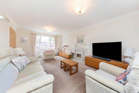 42 Balmoral Drive, Holmes Chapel, Crewe, CW4 7JQ