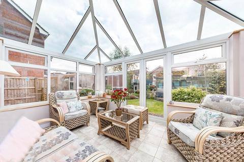 42 Balmoral Drive, Holmes Chapel, Crewe, CW4 7JQ