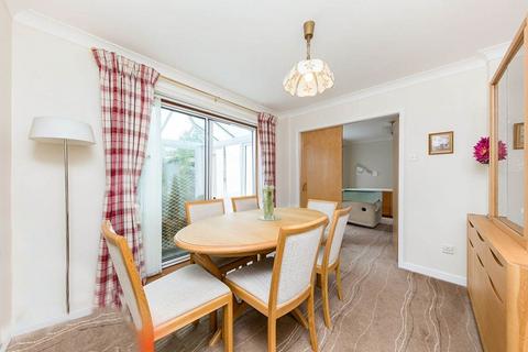 42 Balmoral Drive, Holmes Chapel, Crewe, CW4 7JQ