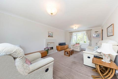 42 Balmoral Drive, Holmes Chapel, Crewe, CW4 7JQ