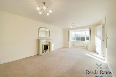 25 Dee Avenue, Holmes Chapel, Crewe, CW4 8FN