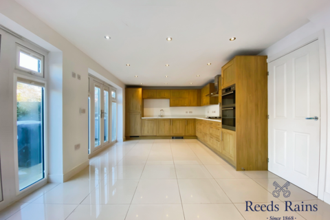 25 Dee Avenue, Holmes Chapel, Crewe, CW4 8FN