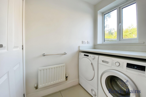 25 Dee Avenue, Holmes Chapel, Crewe, CW4 8FN