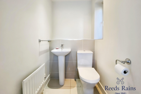 25 Dee Avenue, Holmes Chapel, Crewe, CW4 8FN